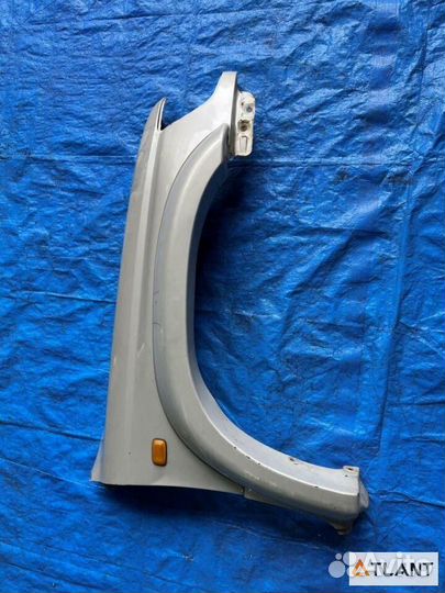 Крыло переднее правое toyota surf