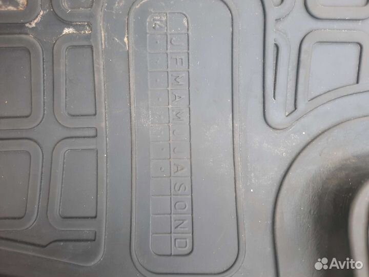 Автомобильные коврики резиновые
