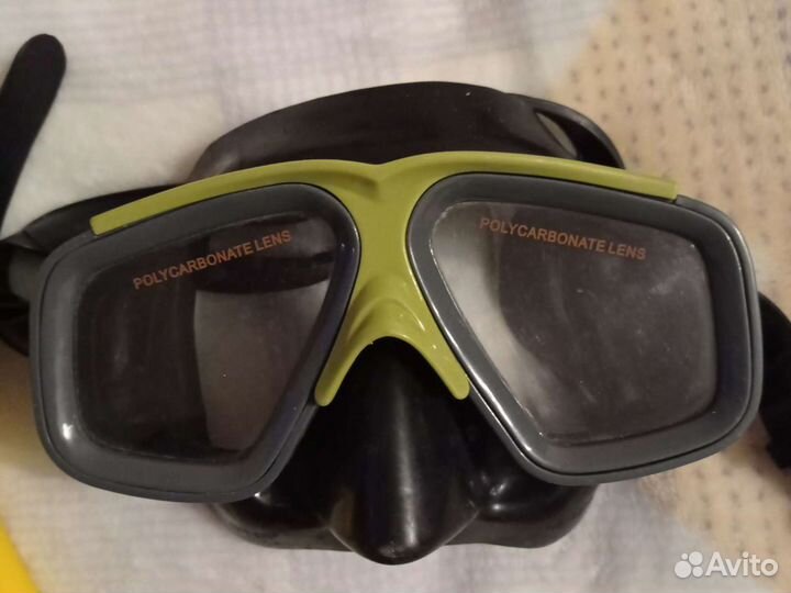 Маска с трубкой для плавания