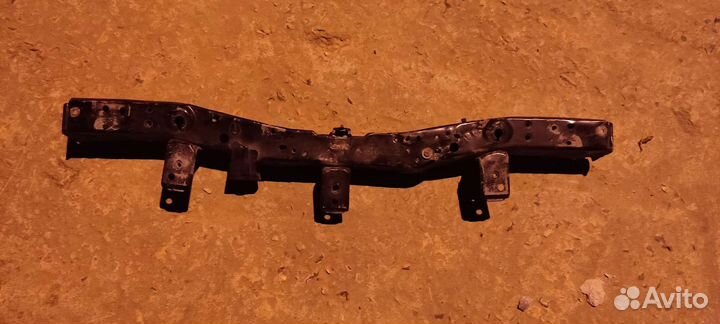 Верхняя Планка телевизора на короллу 150