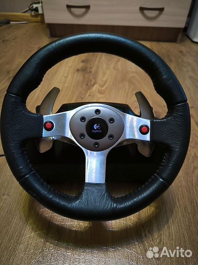 Игровой руль logitech