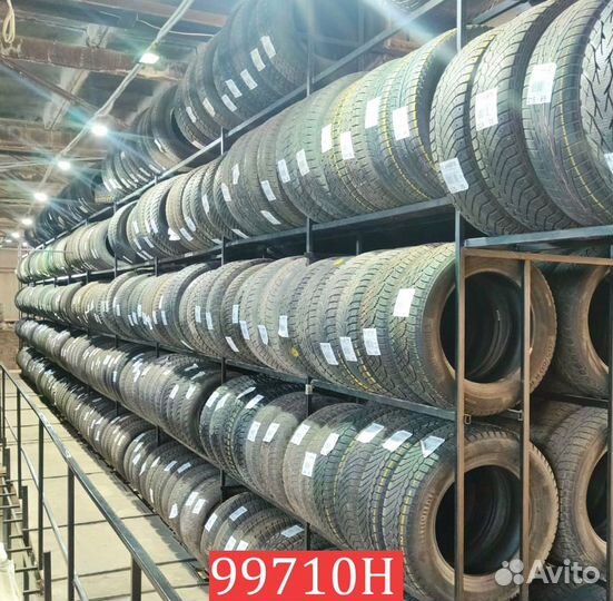 Hankook Vantra ST AS2 RA30 215/65 R16C M