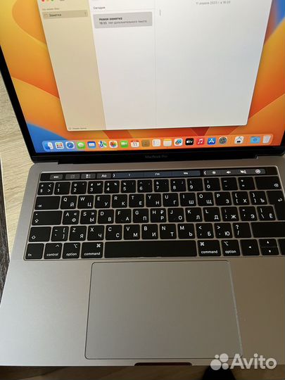 Apple MacBook Pro 13 2019 touch bar