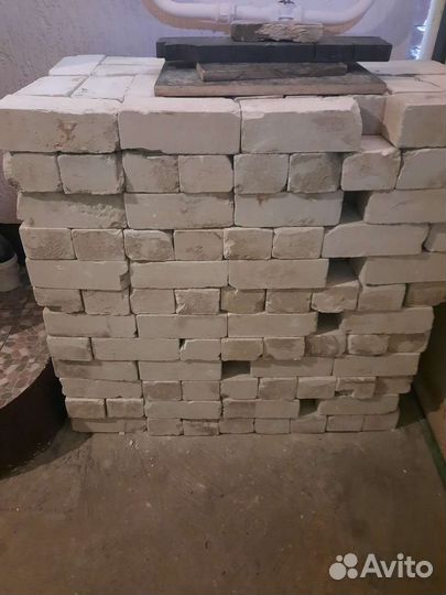 Кирпич бу