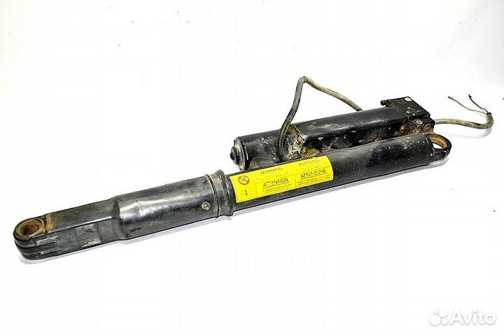 Цилиндр подъема кабины iveco Stralis (01.02)