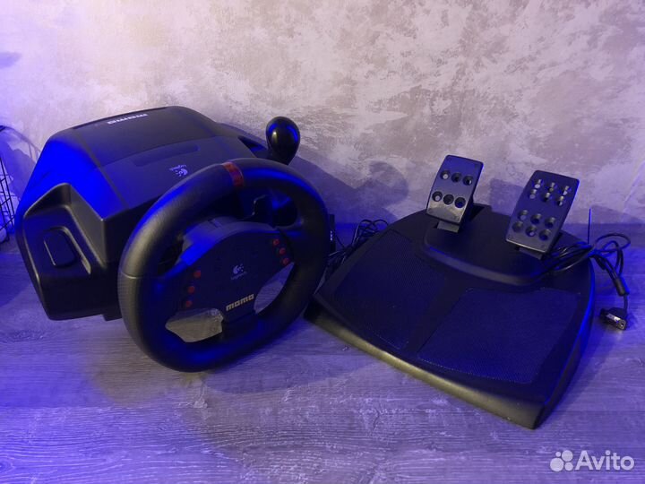 Игровой руль logitech momo racing