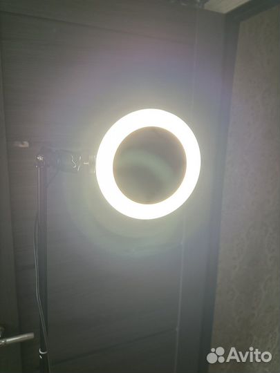 Кольцевая светодиодная лампа