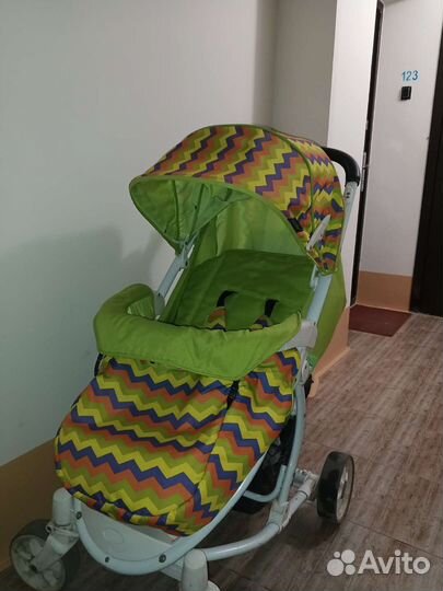 Прогулочная коляска