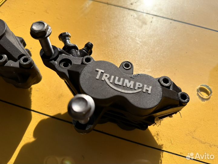 Суппорта передние triumph rocket 3