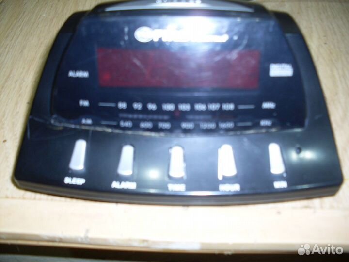 Часы-будильник-радио