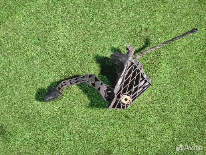 Педаль сцепления Volkswagen Polo Sedan седан 1.6