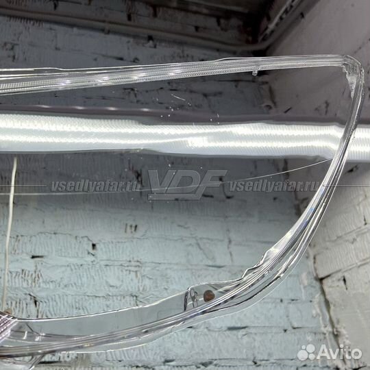 Уцененное стекло для фары Opel Astra J (2009-2015)