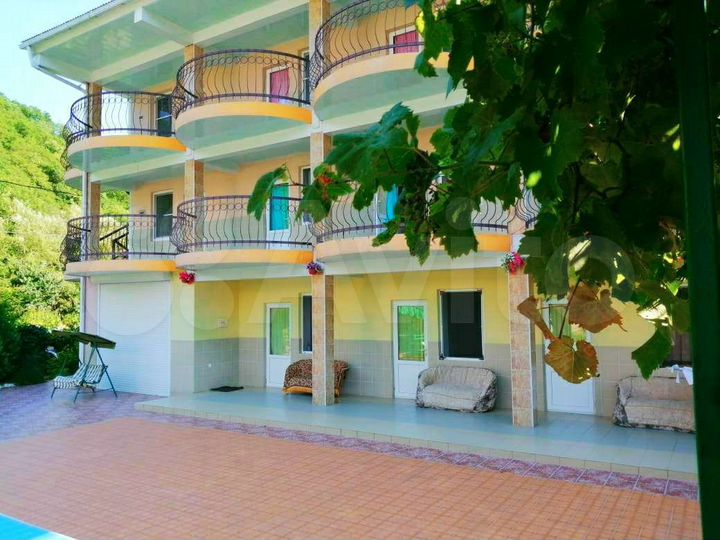 Комната 20 м² в > 9-к., 1/3 эт.