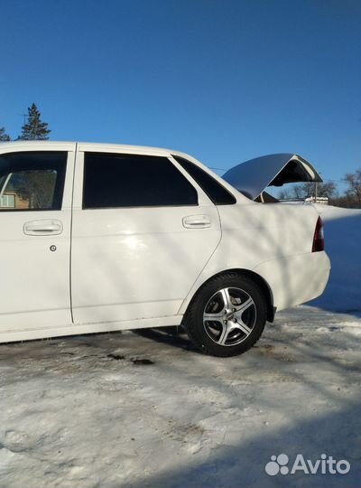 LADA Priora 1.6 МТ, 2011, 200 000 км
