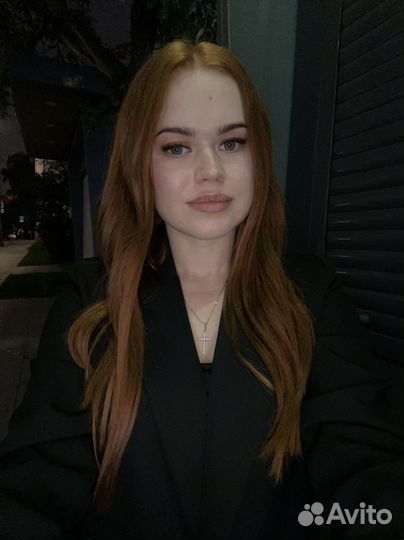 Администратор выходного дня, Хостес