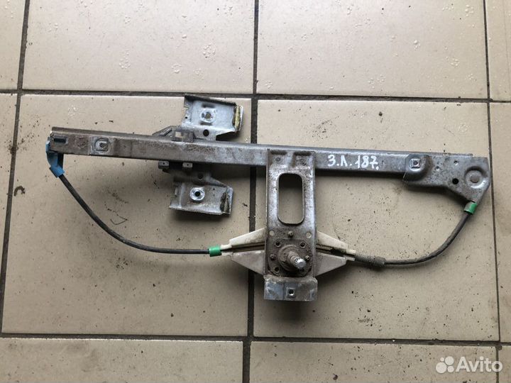 Стеклоподъемник механический задний Vento