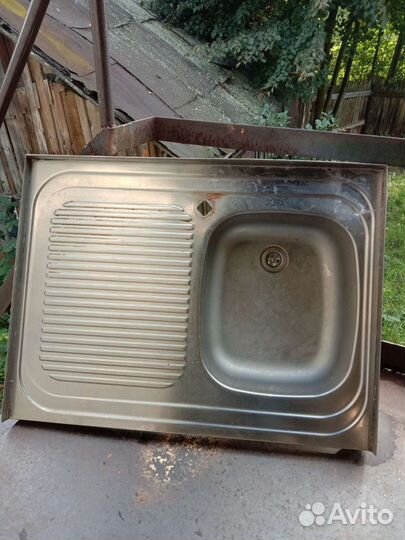 Раковина накладная
