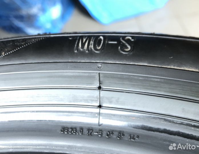 Pirelli P Zero 285/40 R23 и 325/35 R23 111Y