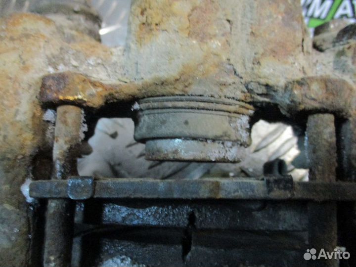 Суппорт задний Toyota Yaris 2004г Рестайлинг