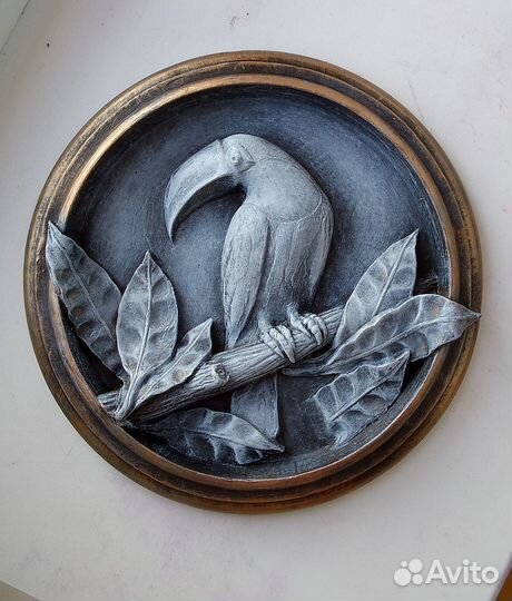 Барельеф на стену. Птичка