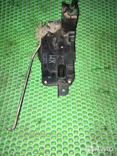 Замок двери передний левый Opel Astra H Z16XER