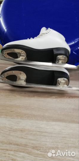 Коньки фигурные 39- 40 размер