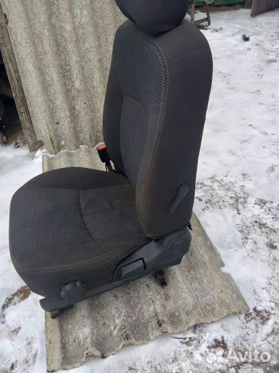 Сиденье переднее любое