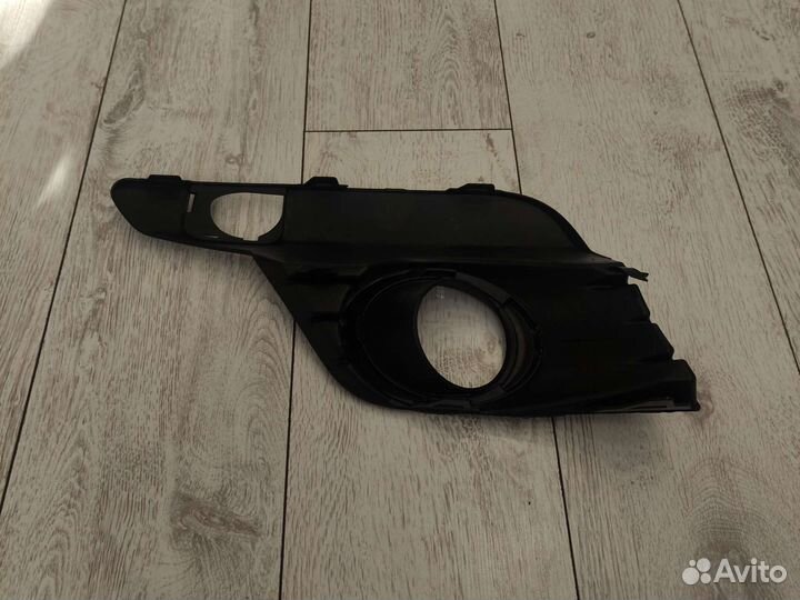 Оправа окантовка птф правая renault logan 2 18-23