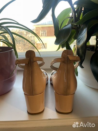 Туфли женские бежевые 37 р