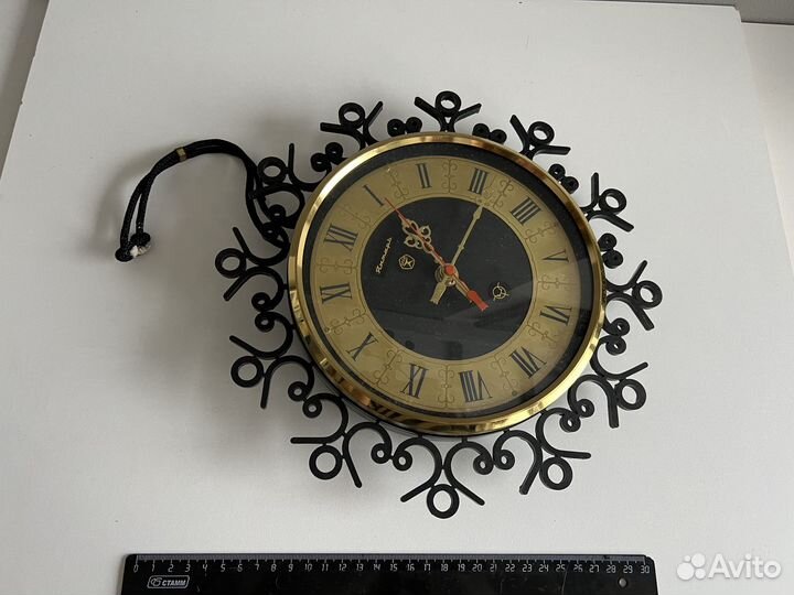 Часы настенные Янтарь, СССР. в родной коробке