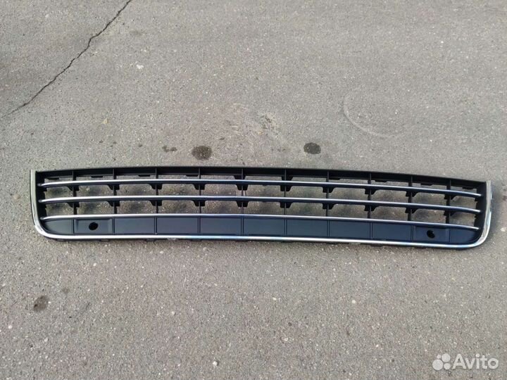Решетка бампера Touareg 7P6853671