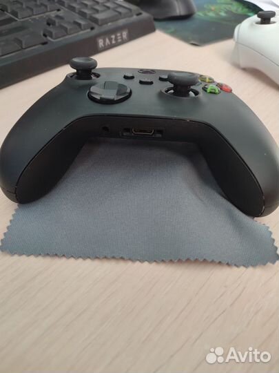 Xbox series x с контроллером