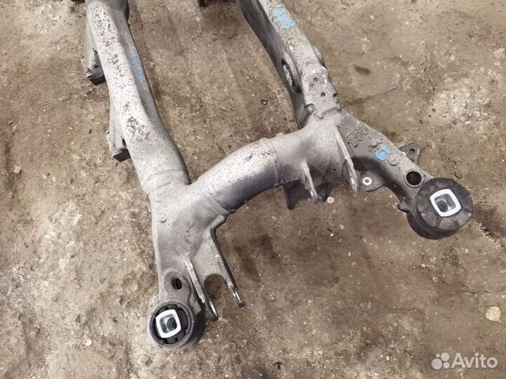 Задний подрамник BMW E61