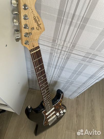 Электрогитара