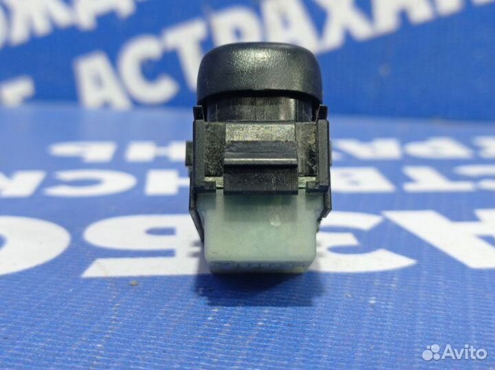 Кнопка стеклоподъемника Mercedes-Benz W220 седан