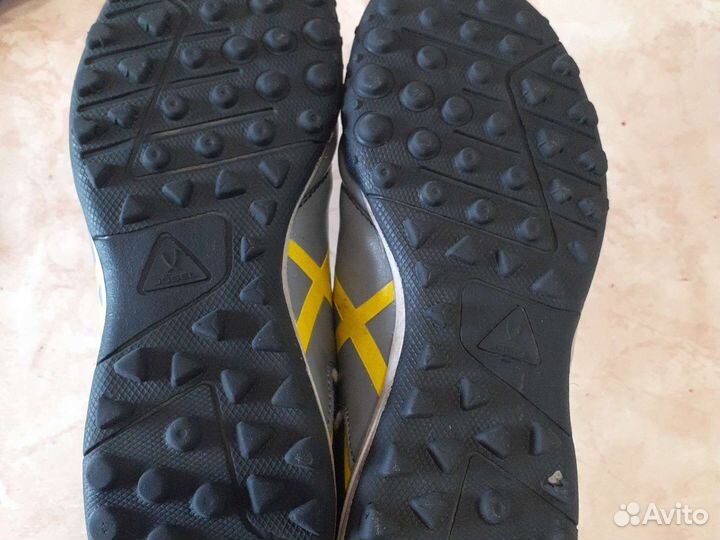 Детские футбольные бутсы (шипованные) 36 размер