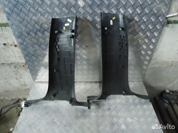 Обшивка средней стойки Opel Mokka