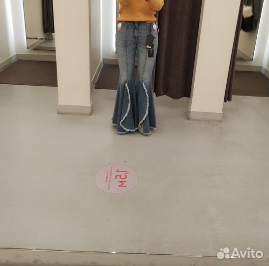 Джинсы новые