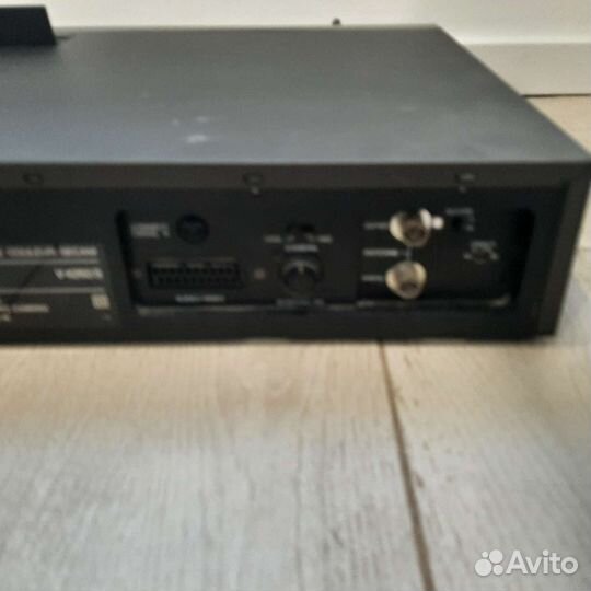 Видеомагнитофон с пультом thomson