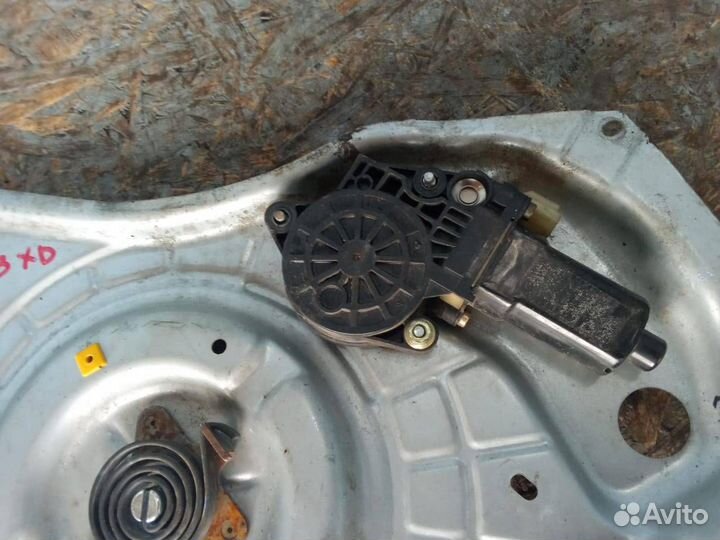 Стеклоподъемник передний правый Hyundai Elantra XD