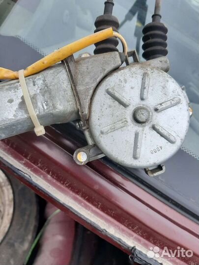 Электростеклоподъёмник передний правый Kia Spectra