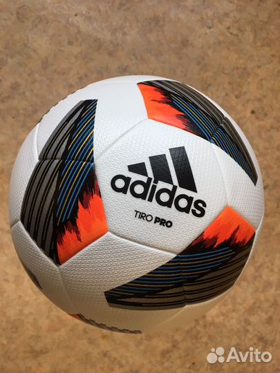 Футбольный мяч Adidas Tiro Pro