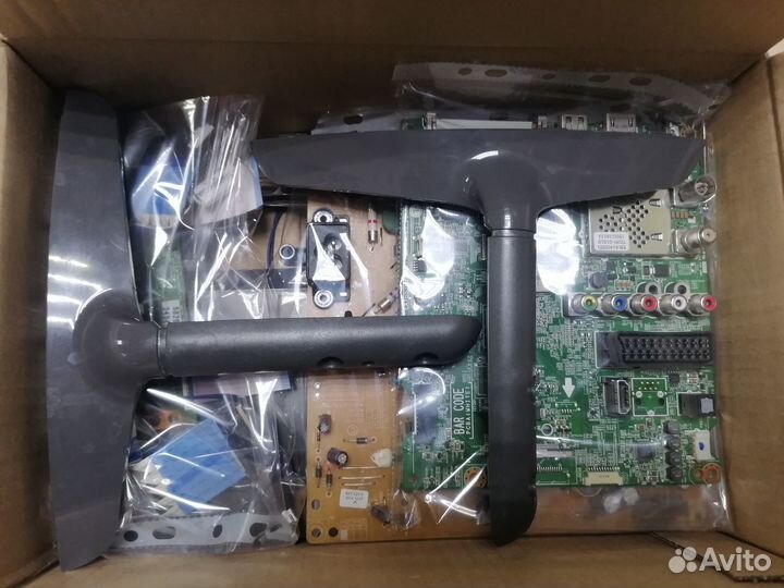 LG 42LB536V(на запчасти)