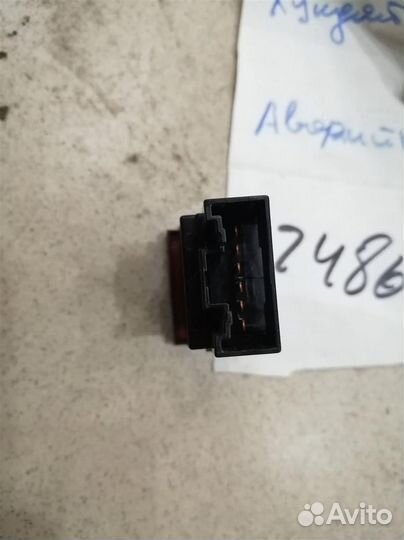 Кнопка аварийной сигнализации Hyundai ix35 2010-2