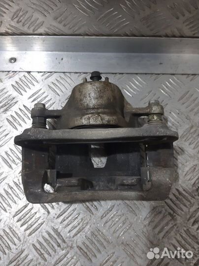 Суппорт передний правый Kia Rio QB G4FA 2016