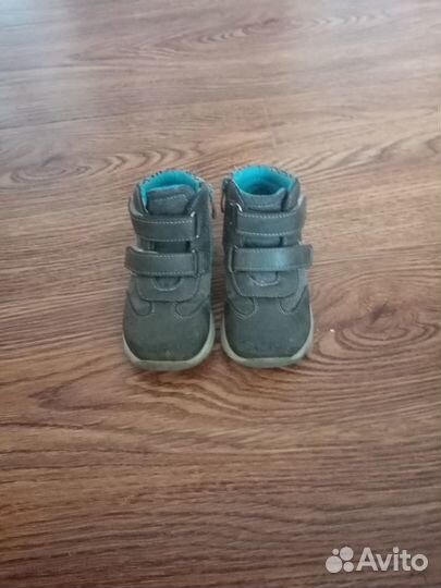 Ботинки р. 24
