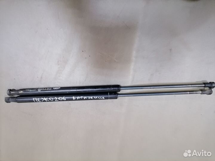 Амортизатор двери багажника Peugeot 206 1998-2012