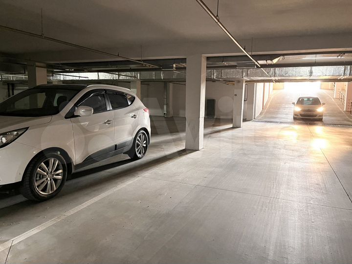 Машиноместо, 18 м²