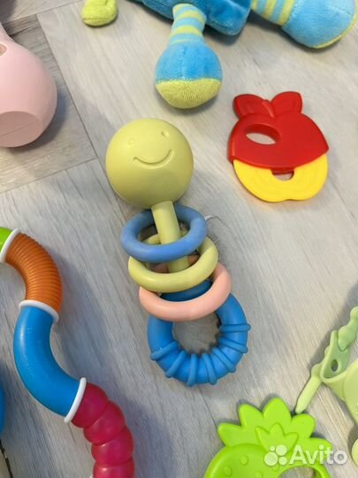 Детские игрушки и грызунки пакетом