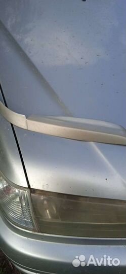 Ресничка на тойота карина правая